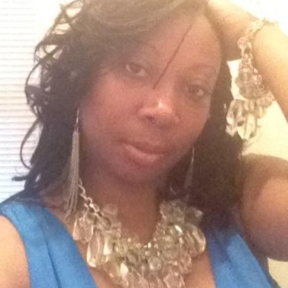 Meet your Posher, Sharell - Picture 1 of 1